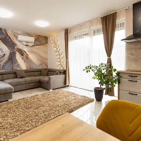 Dream Aliga Apartment